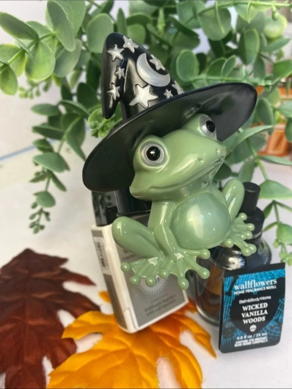 Witchy Frog BBW Halloween Nightlight Wallflower Fragrance Plug & Refill